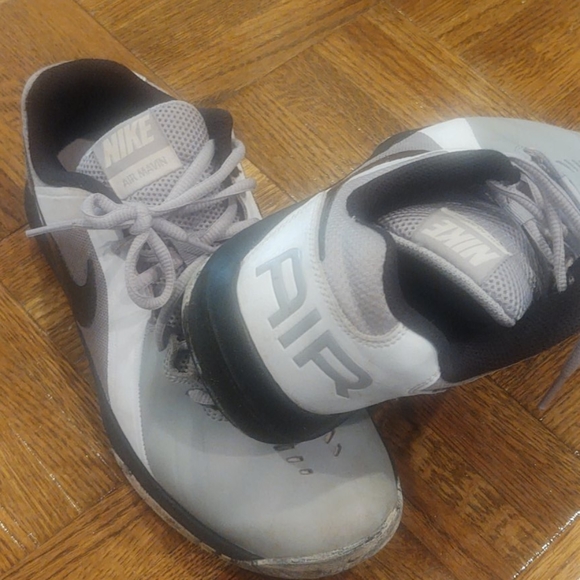 Shoes - Picture 2 of 9